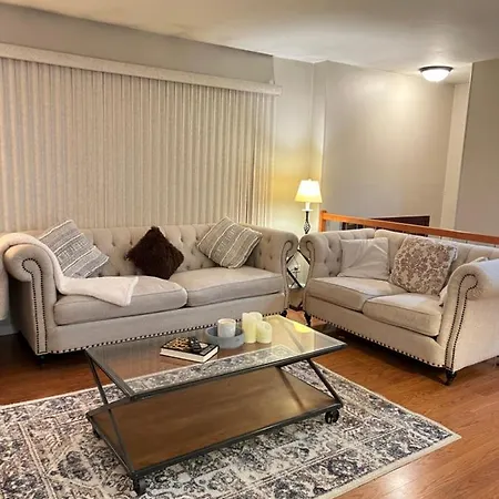 Luxe 3Br, 2Ba + Hot Tub Villa