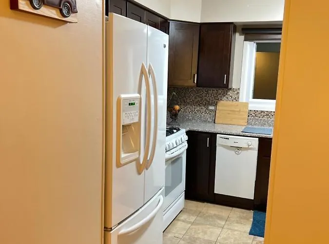 Holiday home Luxe 3br, 2ba + Hot Tub