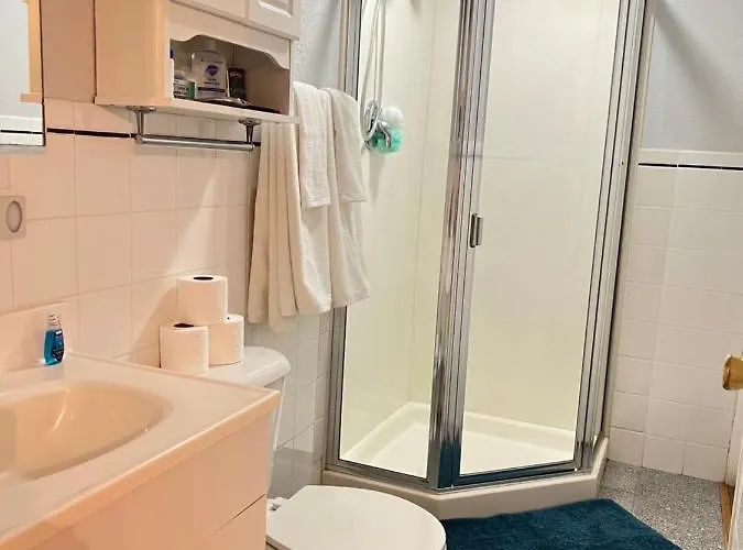 Holiday home Luxe 3br, 2ba + Hot Tub Elmhurst