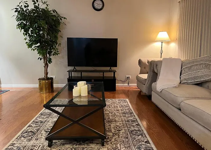 Luxe 3br, 2ba + Hot Tub Holiday home