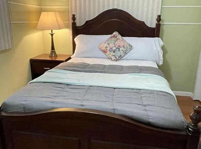 Luxe 3br, 2ba + Hot Tub *